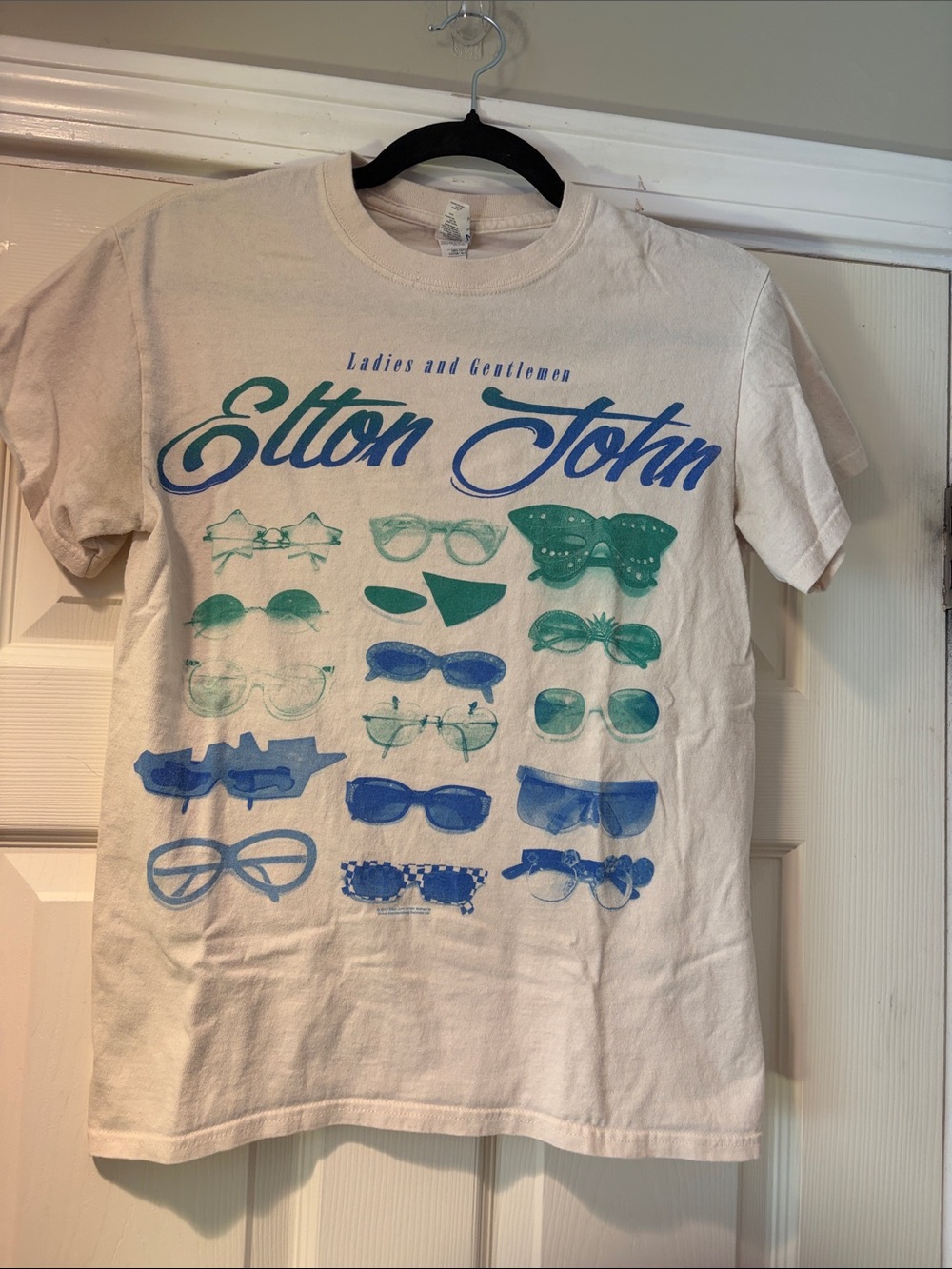 Elton John Graphic Tee in 100% Cotton Cream with Sunglasses S